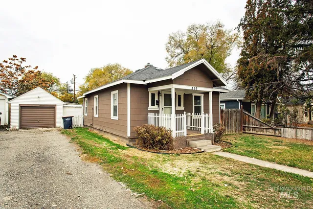 $229,000 | 319 Jackson Street, Twin Falls, ID 83301