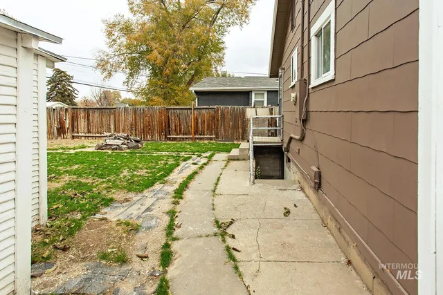 $229,000 | 319 Jackson Street, Twin Falls, ID 83301