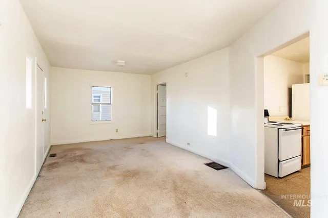 $229,000 | 319 Jackson Street, Twin Falls, ID 83301