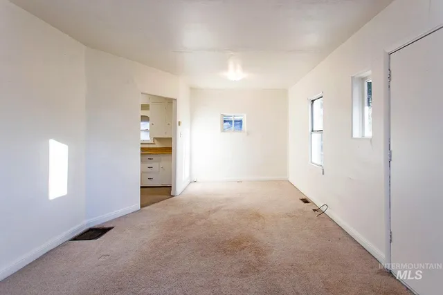 $229,000 | 319 Jackson Street, Twin Falls, ID 83301