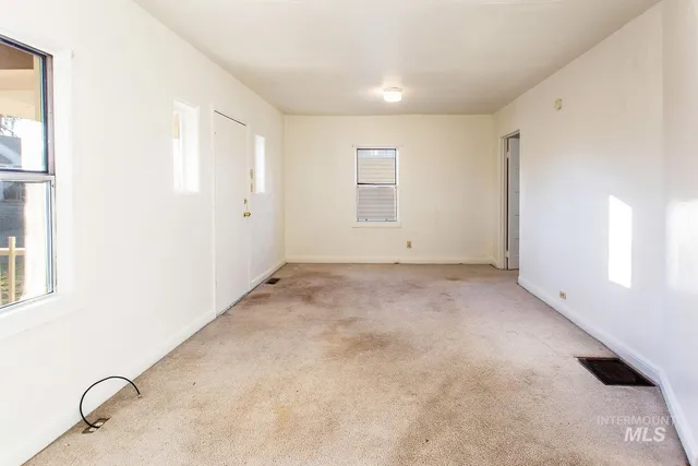 $229,000 | 319 Jackson Street, Twin Falls, ID 83301