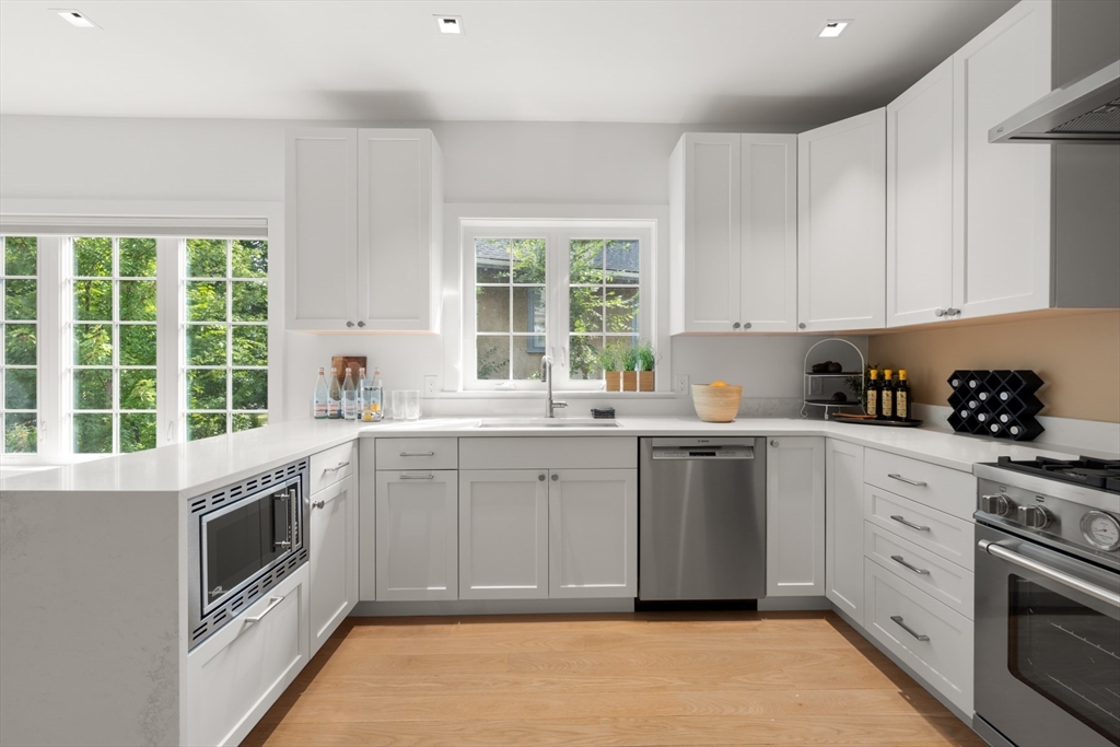 21 Crowninshield Road, Unit 21 Brookline, MA 02446 - Photo 9 of 30 Gallery Image 9