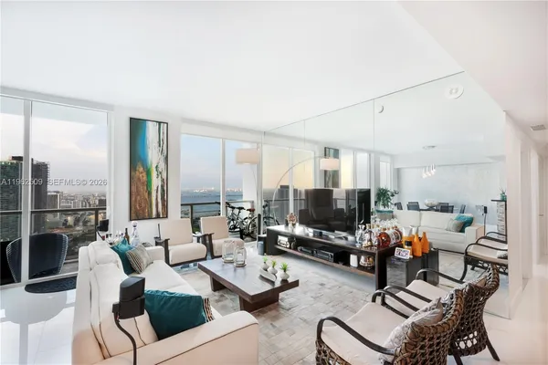 $4,600 | 244 Biscayne Boulevard, Unit 4604, Miami, FL 33132