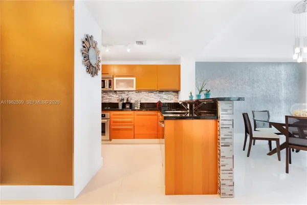 $4,600 | 244 Biscayne Boulevard, Unit 4604, Miami, FL 33132