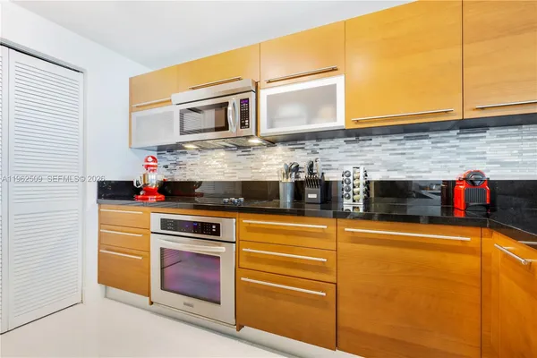 $4,600 | 244 Biscayne Boulevard, Unit 4604, Miami, FL 33132