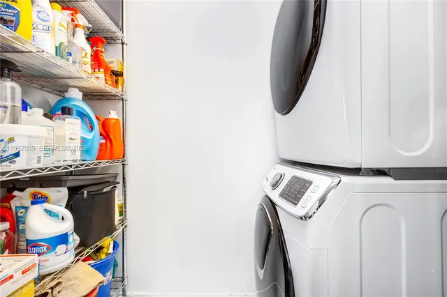 $5,000 | 244 Biscayne Boulevard, Unit 4604, Miami, FL 33132