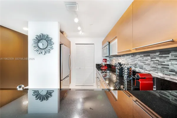 $4,600 | 244 Biscayne Boulevard, Unit 4604, Miami, FL 33132