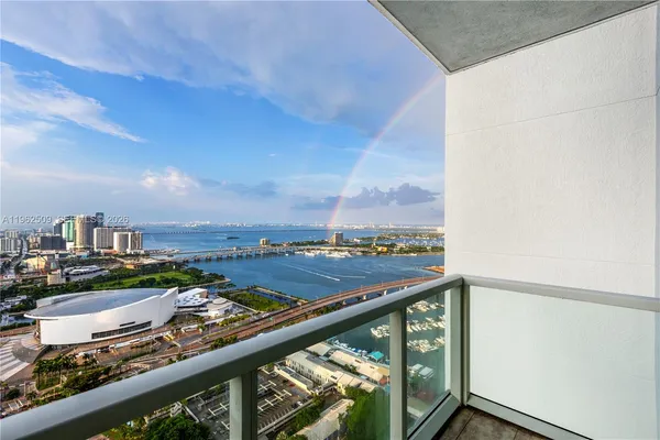 $4,600 | 244 Biscayne Boulevard, Unit 4604, Miami, FL 33132