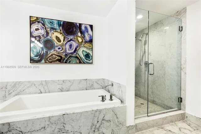 $5,000 | 244 Biscayne Boulevard, Unit 4604, Miami, FL 33132