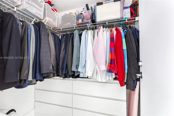 $4,600 | 244 Biscayne Boulevard, Unit 4604, Miami, FL 33132