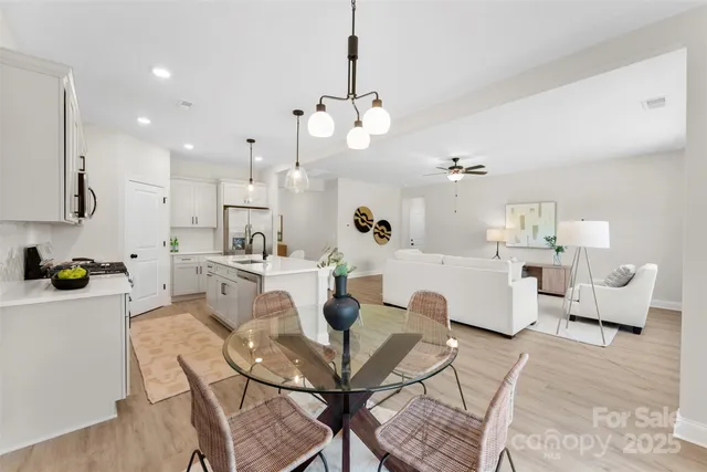 $580,000 | 1227 Breezewood Drive, Charlotte, NC 28262