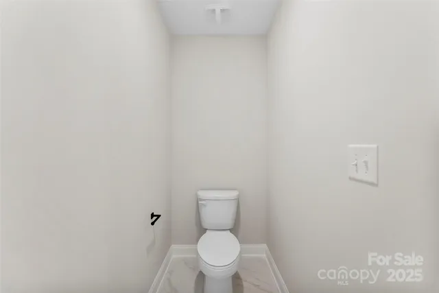 $580,000 | 1227 Breezewood Drive, Charlotte, NC 28262