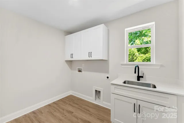 $580,000 | 1227 Breezewood Drive, Charlotte, NC 28262