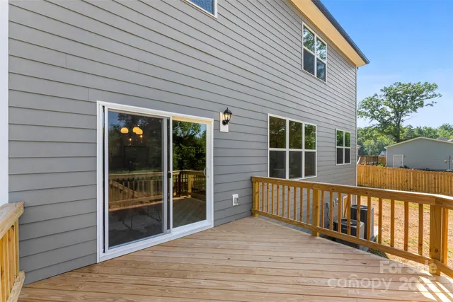 $580,000 | 1227 Breezewood Drive, Charlotte, NC 28262