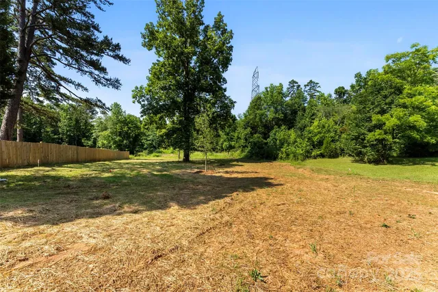 $580,000 | 1227 Breezewood Drive, Charlotte, NC 28262