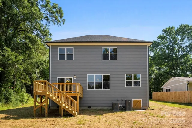 $580,000 | 1227 Breezewood Drive, Charlotte, NC 28262