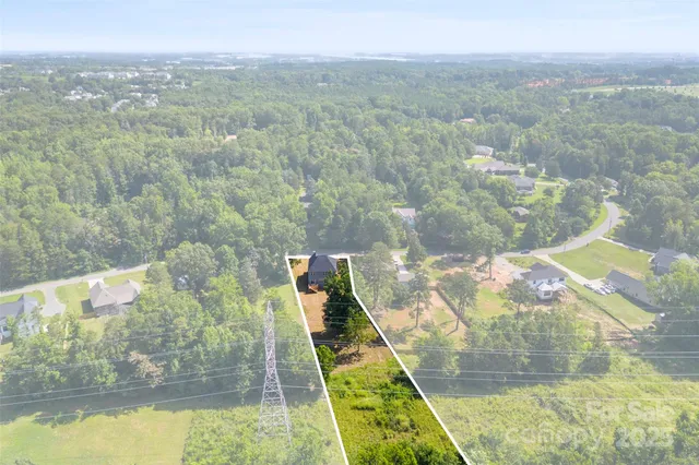 $580,000 | 1227 Breezewood Drive, Charlotte, NC 28262