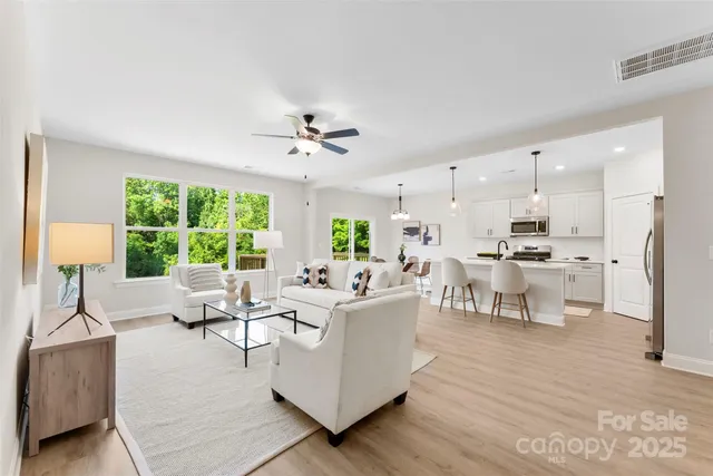 $580,000 | 1227 Breezewood Drive, Charlotte, NC 28262