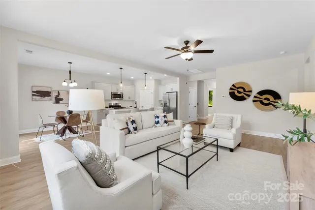 $580,000 | 1227 Breezewood Drive, Charlotte, NC 28262