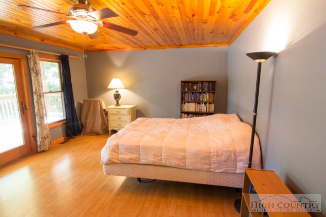 944 Rhymer Branch Road Deep Gap, NC 28618 - Photo 5 of 43 Gallery Image 5
