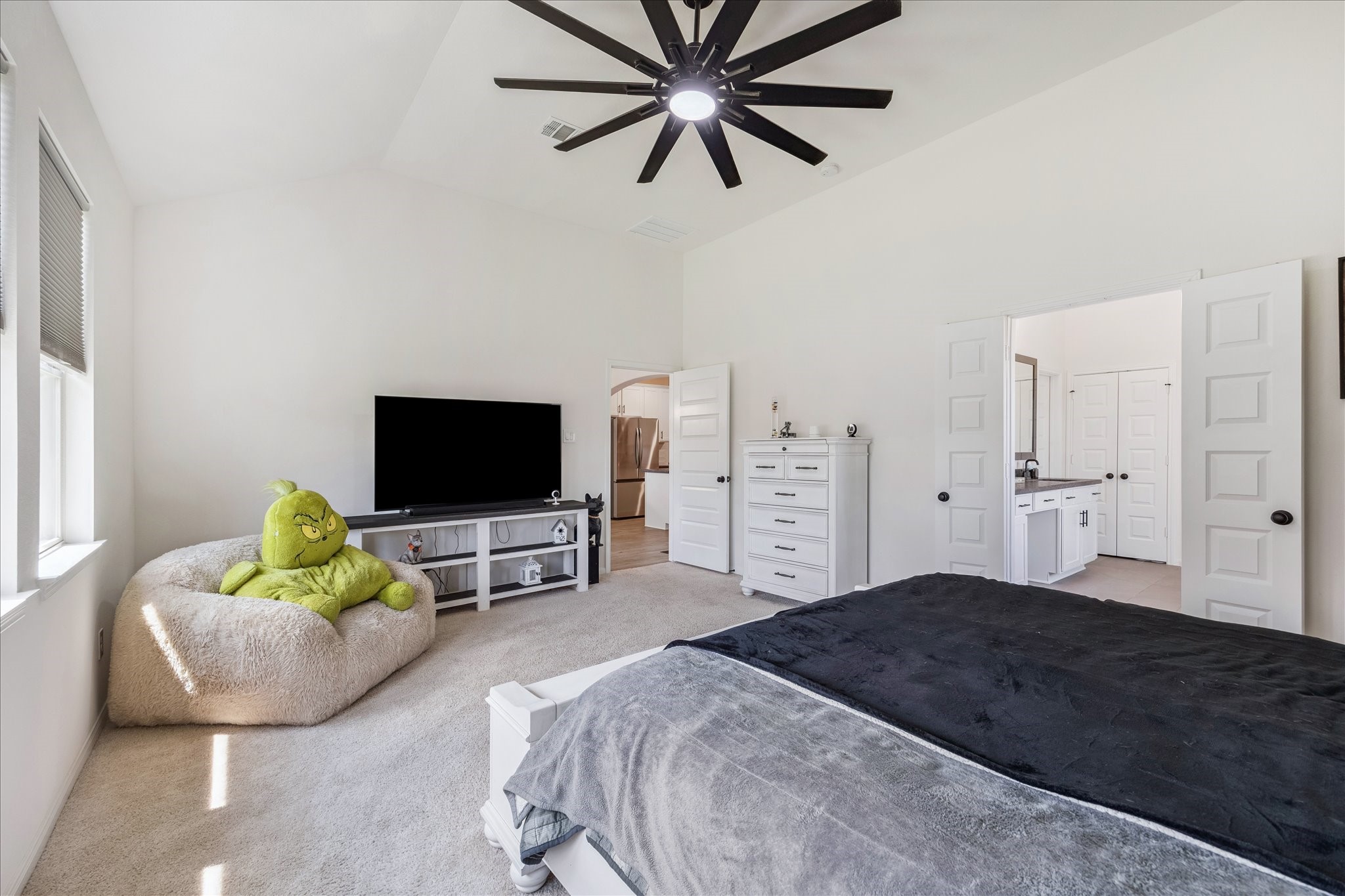 1734 Compass Rose Angleton, TX 77515 - Photo 14 of 23 Another view showcasing the oversided ceiling fan.