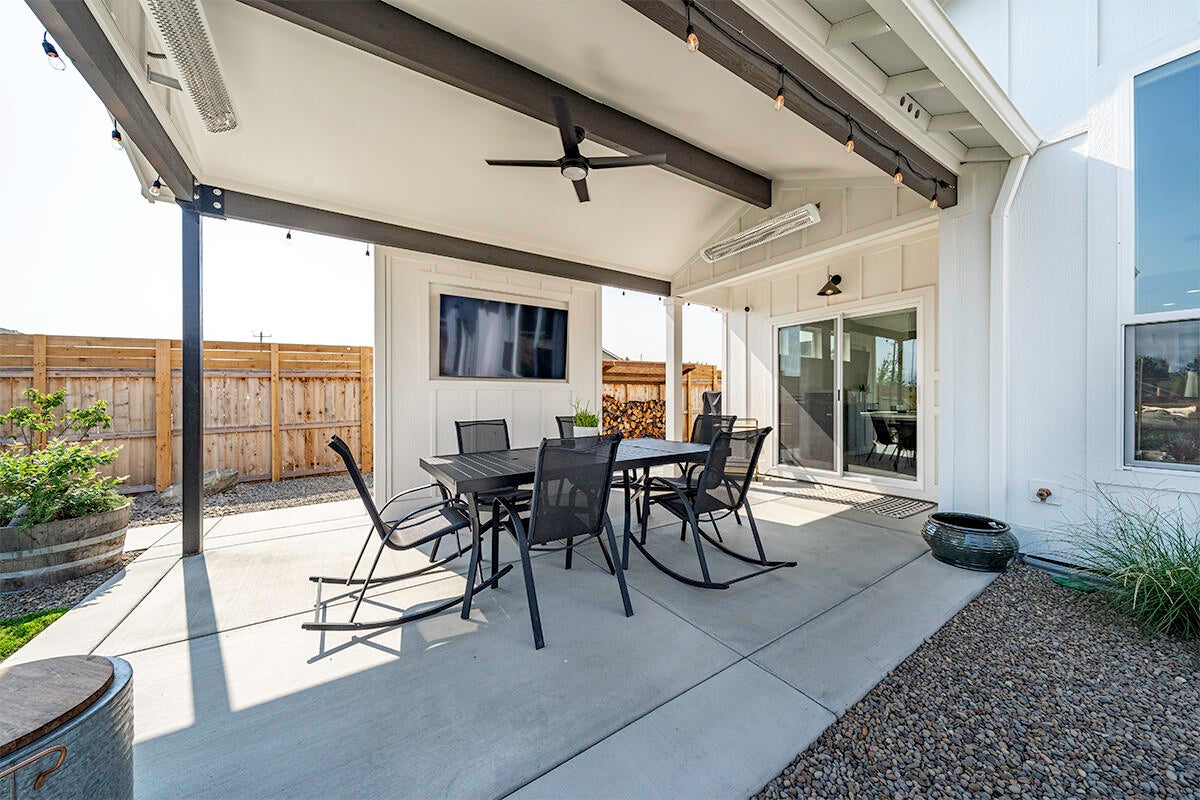 157 Autumn Ridge Court Talent, OR 97540 - Photo 45 of 55 DSC01286-HDR-Edit