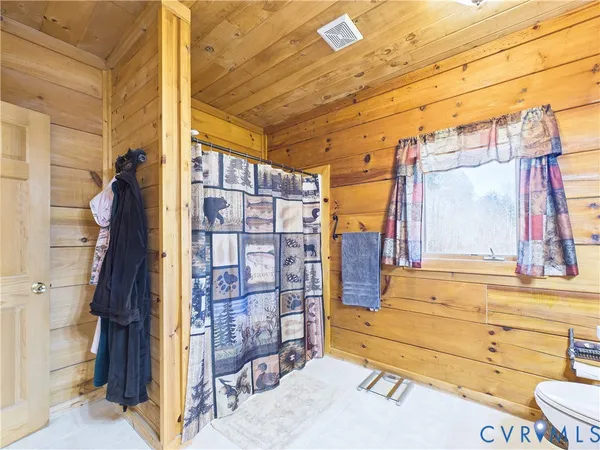 a view of walk in closet