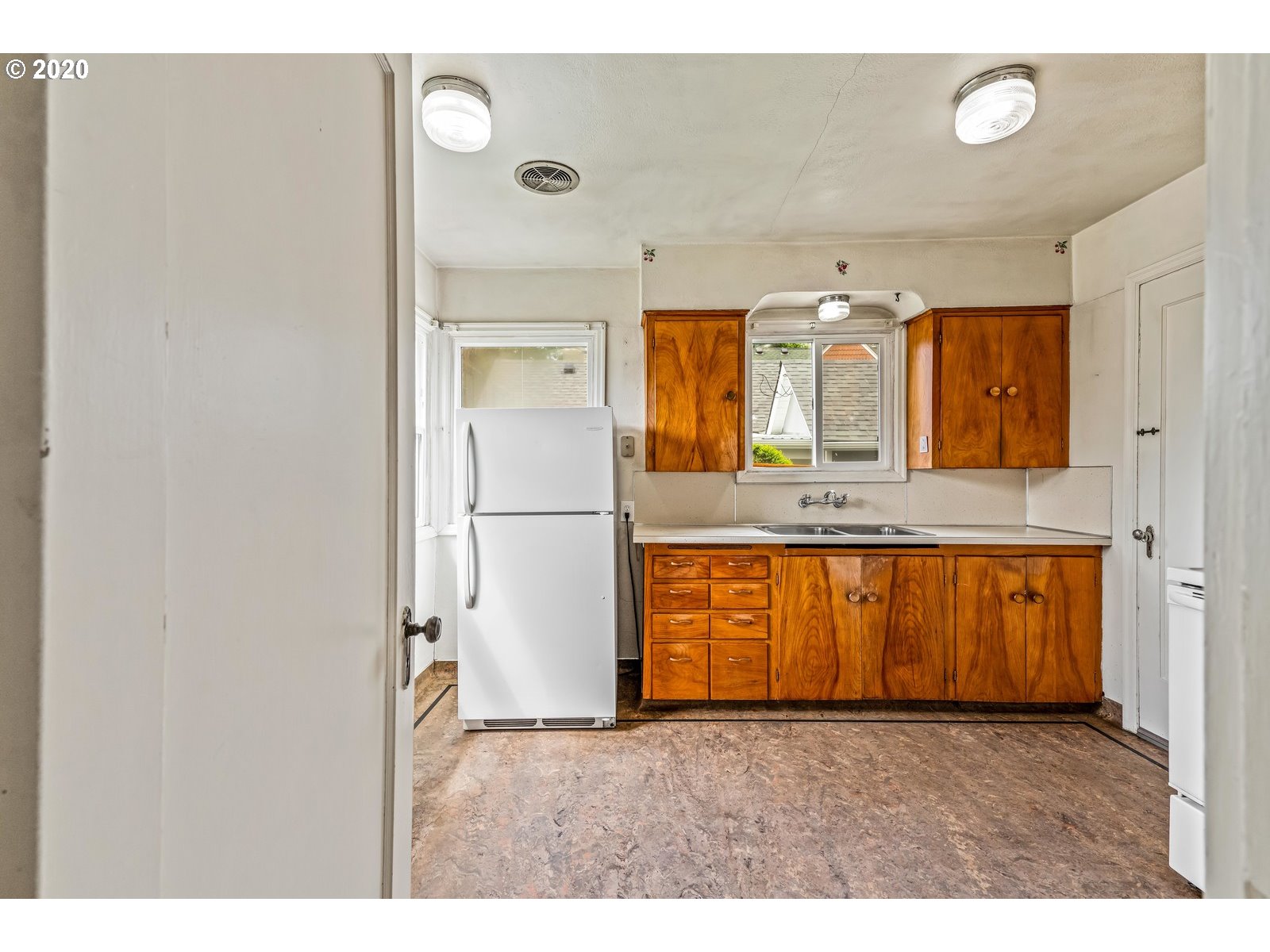345 East Maple Street Lebanon, OR 97355 - Photo 6 of 26 Gallery Image 6