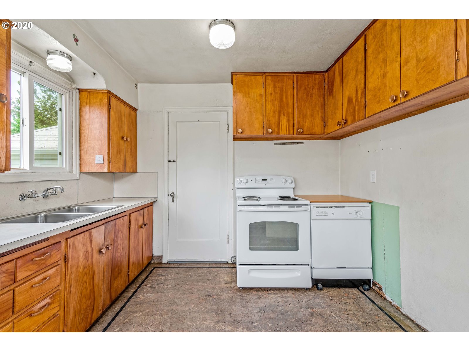 345 East Maple Street Lebanon, OR 97355 - Photo 7 of 26 Gallery Image 7