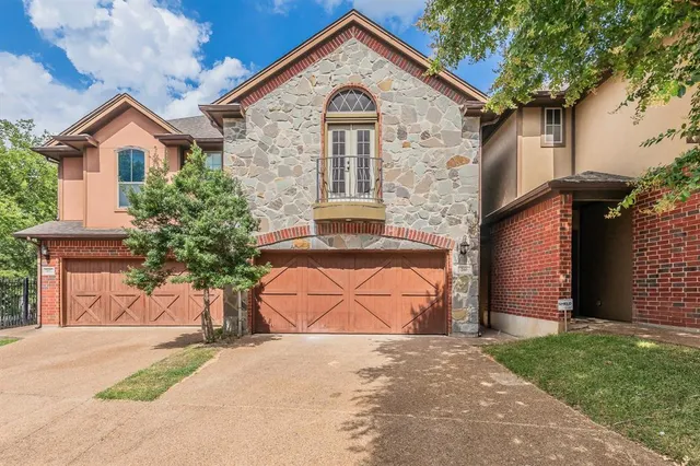 $300,000 | 260 Corinna Court, Hurst, TX 76053