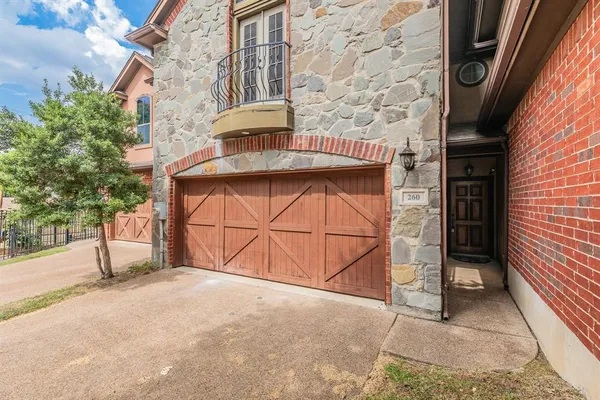 $285,000 | 260 Corinna Court, Hurst, TX 76053