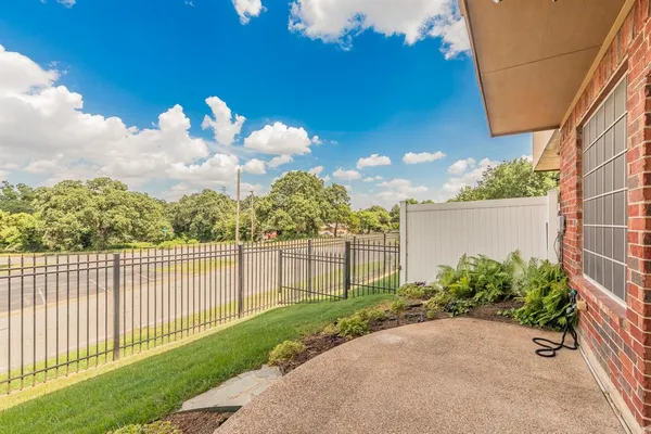 $285,000 | 260 Corinna Court, Hurst, TX 76053