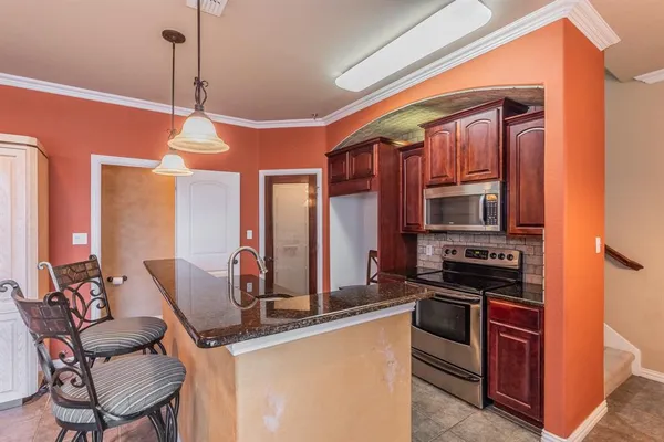 $285,000 | 260 Corinna Court, Hurst, TX 76053