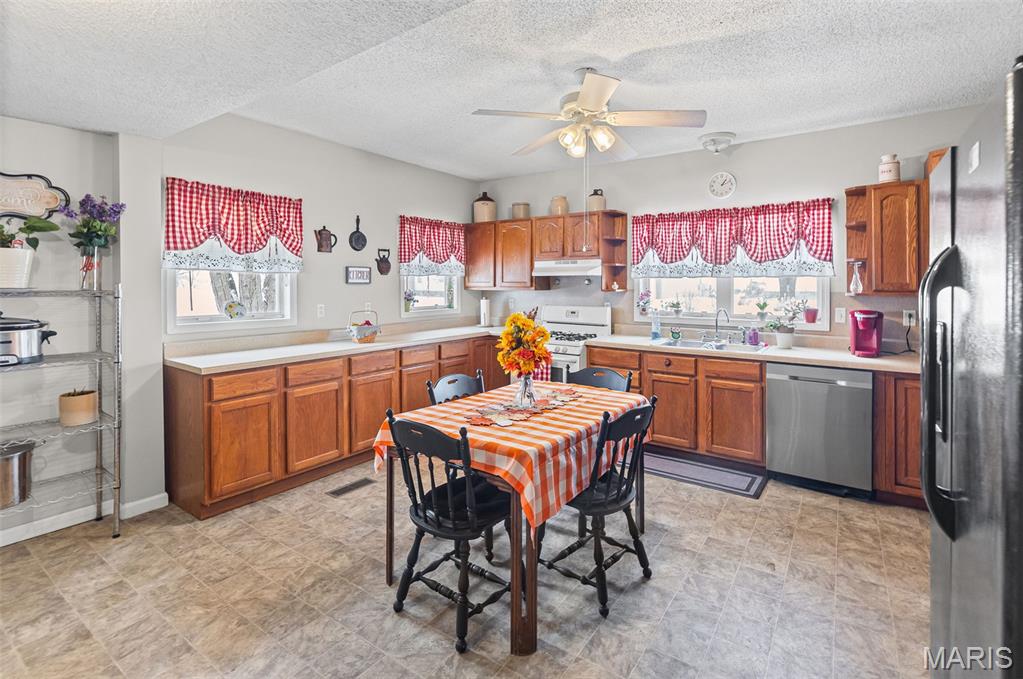 101 Mor Wilsonville, IL 62093 - Photo 18 of 31