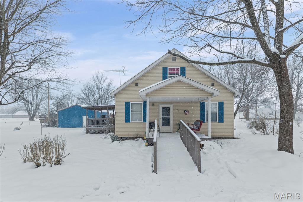 101 Mor Wilsonville, IL 62093 - Photo 3 of 31