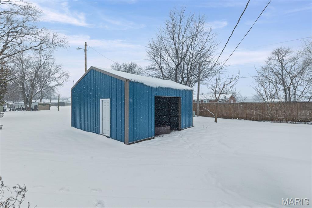 101 Mor Wilsonville, IL 62093 - Photo 8 of 31