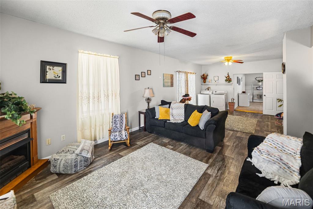 101 Mor Wilsonville, IL 62093 - Photo 9 of 31