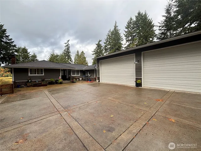 a house view with a outdoor space