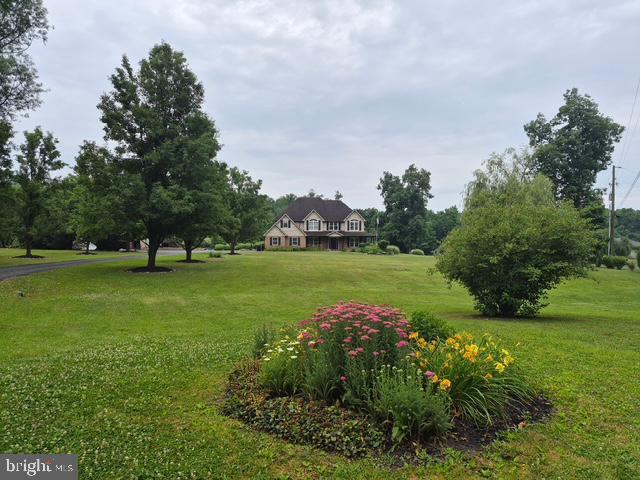 137 Lakeview Road Bernville, PA 19506 - Photo 2 of 5 Sits back, nice front yard