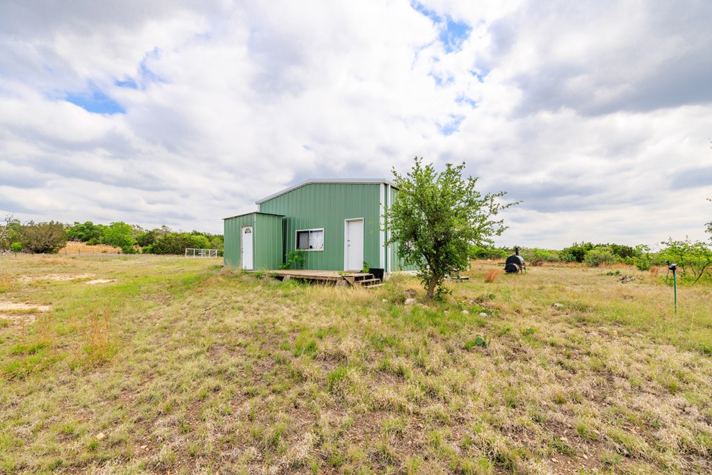 3276 Link Road Doss, TX 78618 - Photo 9 of 44 a big room with yard