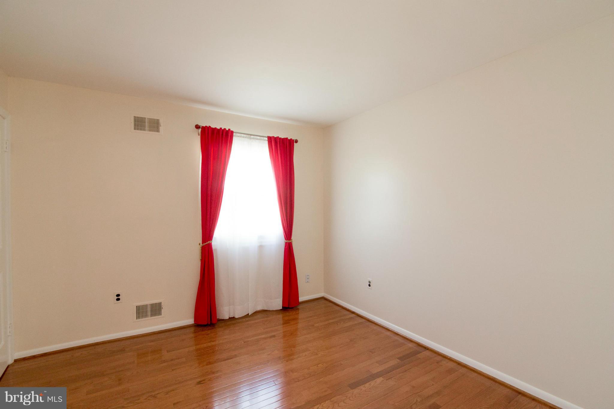 7491 Pindell School Road Fulton, MD 20759 - Photo 19 of 30 Bedroom