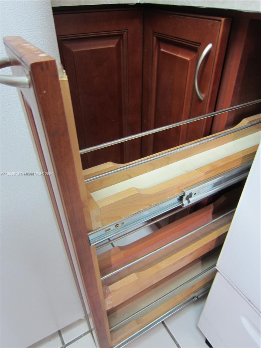 10 Southwest 108th Avenue, Unit E8 Sweetwater, FL 33174 - Photo 16 of 21