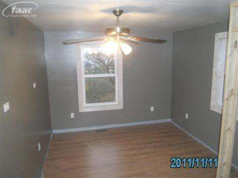 6325 Bennett Lake Road Fenton, MI 48430 - Photo 11 of 21 20166473-10.JPG
