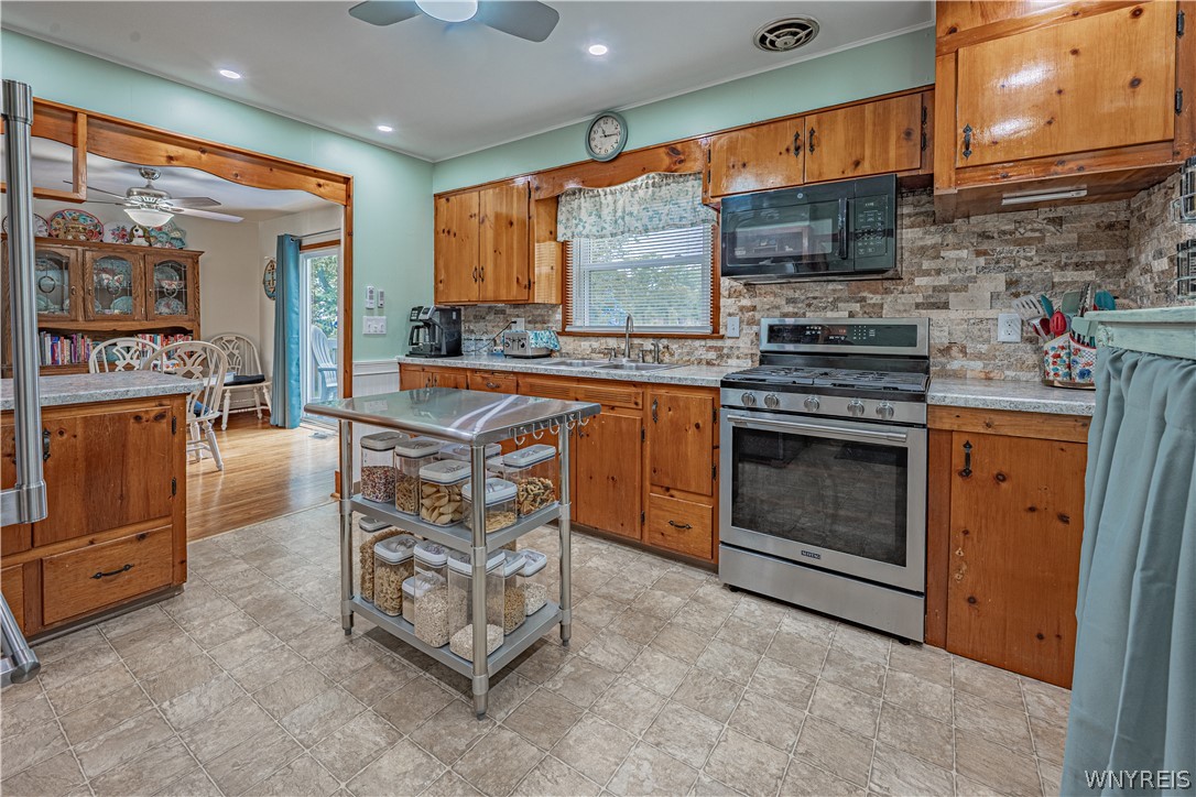 141 Elizabeth Street Ridgeway, NY 14103 - Photo 3 of 49