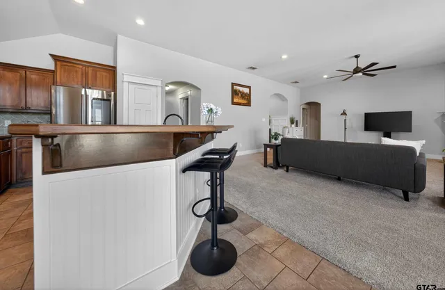 $295,000 | 11087 Westhaven Circle, Flint, TX 75762