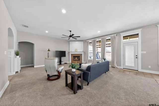 $295,000 | 11087 Westhaven Circle, Flint, TX 75762