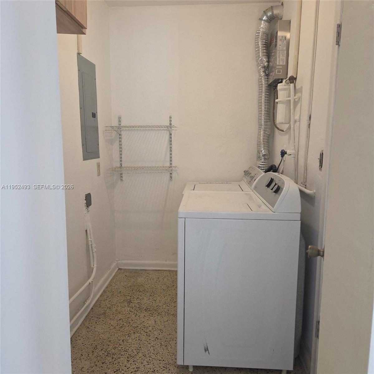 7056 Southwest 22nd Street Miami, FL 33155 - Photo 6 of 35