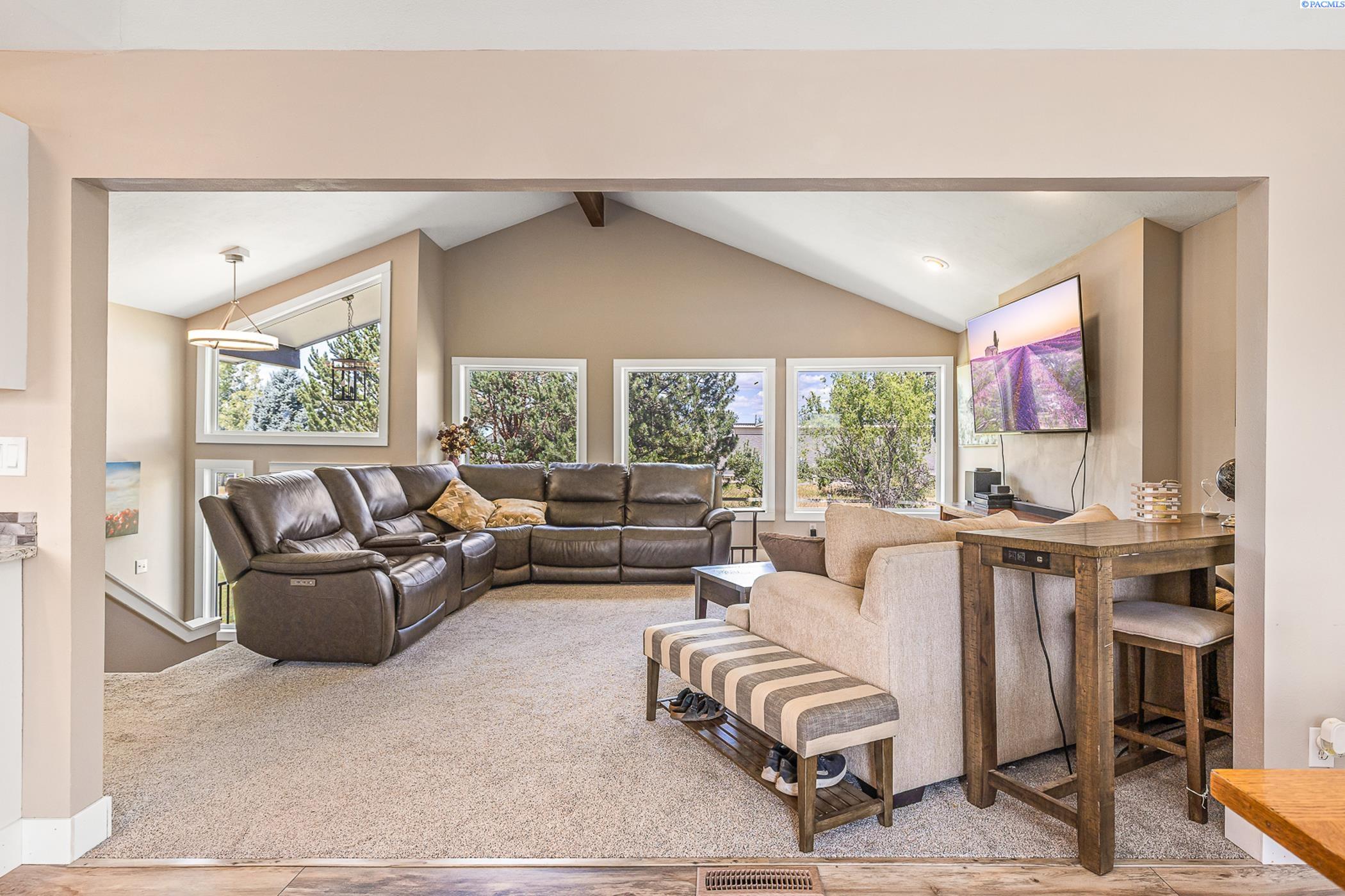 40223 East Ruppert Road Benton City, WA 99320 - Photo 5 of 44 Gallery Image 5