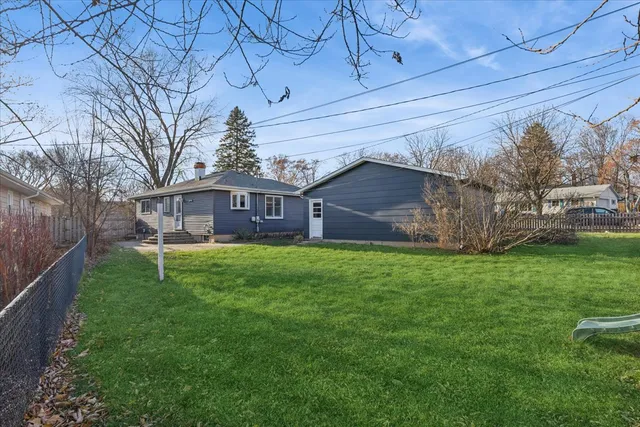 $319,900 | 281 North Shaddle Avenue, Mundelein, IL 60060