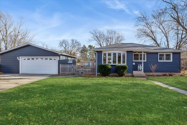 $319,900 | 281 North Shaddle Avenue, Mundelein, IL 60060